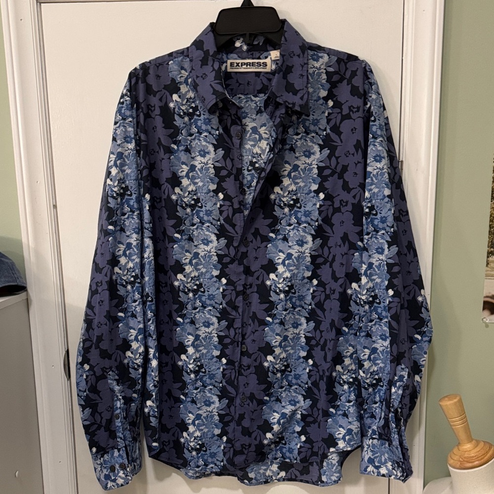 Express Men's Dark and Light Blue Patterned Shirt